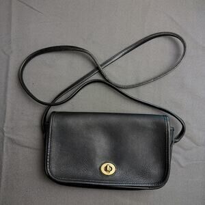 Vintage Coach Small Dinky 9376 Black Leather Clutch Bag